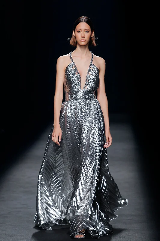 Chained plunging neckline A line gown Office unclassified dresses