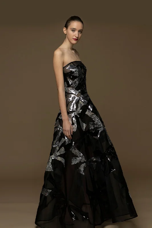 Strapless silver motifs A line gown Corset unclassified dresses